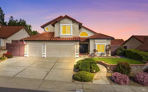 812 Wethersfield Dr, Vacaville, CA 95688