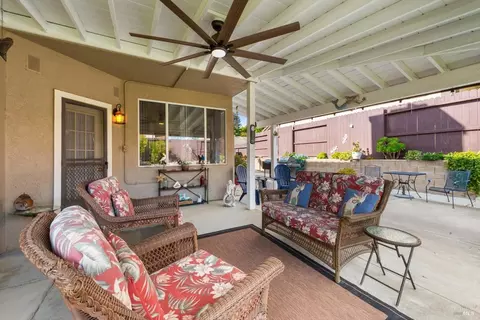 Exterior - 812 Wethersfield Dr, Vacaville, CA 95688 photo 9 of 22