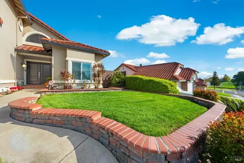 Exterior - 812 Wethersfield Dr, Vacaville, CA 95688 photo 5 of 22