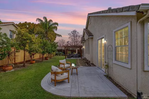 5090 Grass Valley Ct, Fairfield, CA 94534