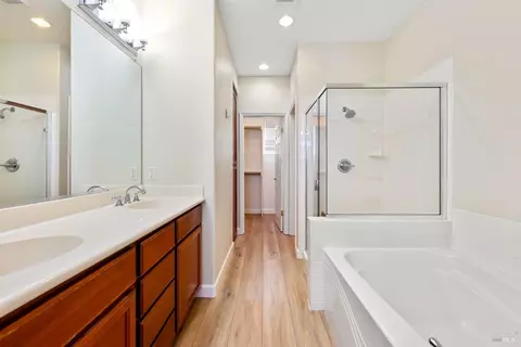 Entry Way - 845 Citation Ct, Napa, CA 94559 photo 2 of 4