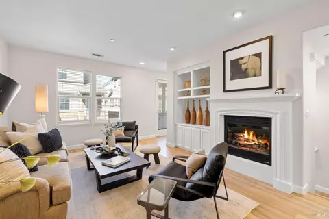 Living - 845 Citation Ct, Napa, CA 94559 photo 5 of 5