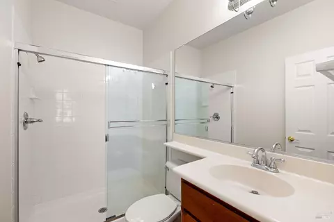 Bath - 845 Citation Ct, Napa, CA 94559 photo 5 of 5