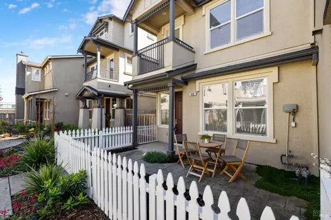 845 Citation Ct, Napa, CA 94559