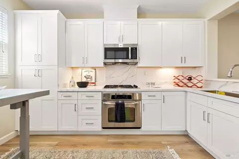 Kitchen - 845 Citation Ct, Napa, CA 94559 photo 4 of 8