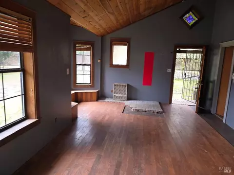 10625 Hearst Willits Rd, Willits, CA 95490 photo 3