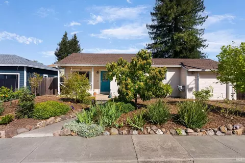 937 Georgia St, Santa Rosa, CA 95404