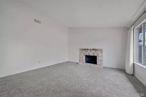 170 Wren Ct, Vallejo, CA 94591 photo 4