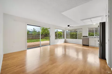 170 Wren Ct, Vallejo, CA 94591 photo 9