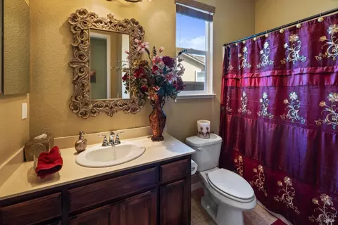 Bath - 1937 Moosup Ct, Fairfield, CA 94533 photo 1 of 7
