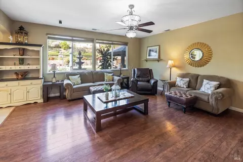 Living - 1937 Moosup Ct, Fairfield, CA 94533 photo 3 of 5