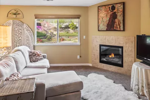 Living - 1937 Moosup Ct, Fairfield, CA 94533 photo 5 of 5