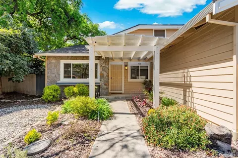 342 Dumbarton Dr, Vacaville, CA 95687 photo 4