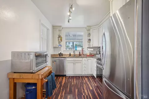 2716 Laurel St, Napa, CA 94558 photo 9