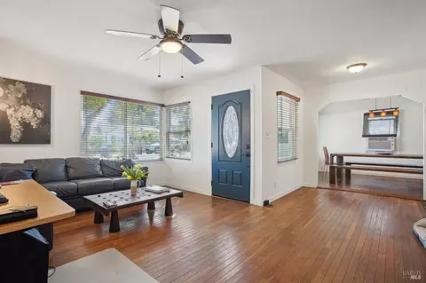 2716 Laurel St, Napa, CA 94558 photo 6