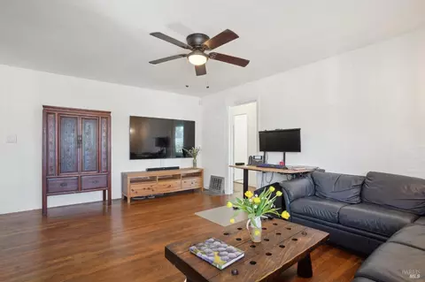 2716 Laurel St, Napa, CA 94558 photo 5