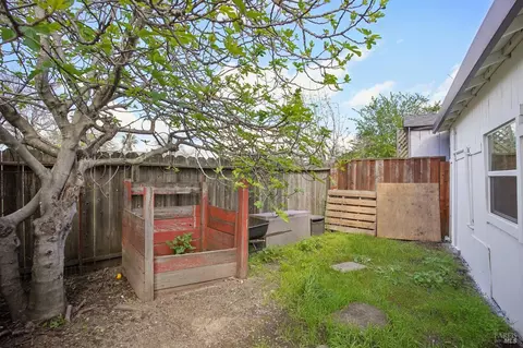 2716 Laurel St, Napa, CA 94558 photo 23
