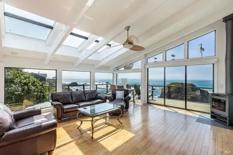 Living - 6175 Highway 1, Bodega Bay, CA 94923 photo 4 of 7