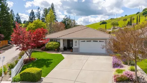 318 Glen Eagle Ct, Vacaville, CA 95688 photo 2