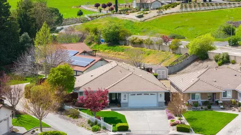 318 Glen Eagle Ct, Vacaville, CA 95688