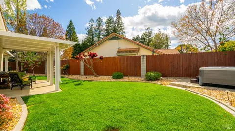 318 Glen Eagle Ct, Vacaville, CA 95688 photo 31