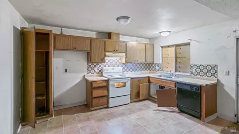 110 Fordham Cir, Vallejo, CA 94589 photo 11
