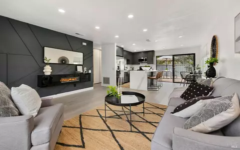 8401 Lakewood Ave, Cotati, CA 94931