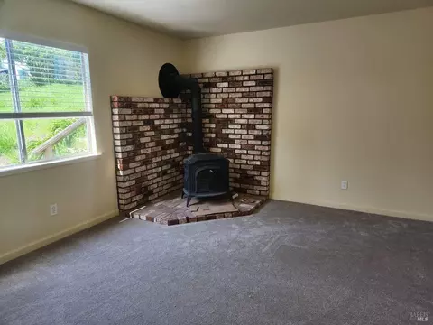 27560 Poppy Dr, Willits, CA 95490 photo 2