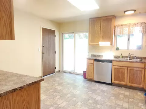 27560 Poppy Dr, Willits, CA 95490 photo 3