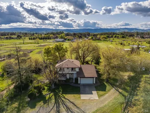 7903 Heather Ln, Vacaville, CA 95688 photo 2
