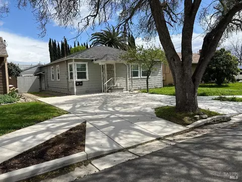 210 Taylor St, Fairfield, CA 94533