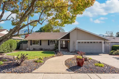 7379 Oakmont Dr, Santa Rosa, CA 95409