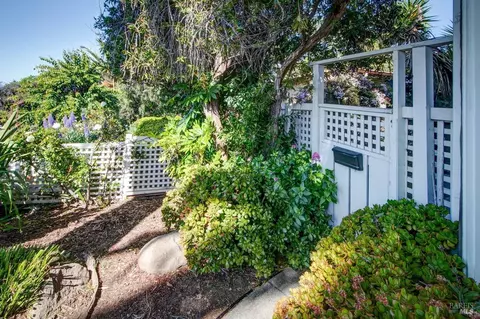 126 Florida St, Vallejo, CA 94590 photo 4