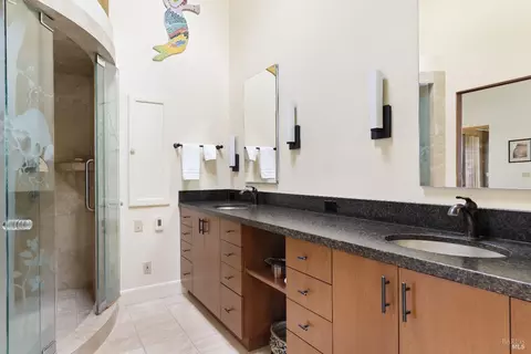 Bath - 685 Jonive Rd, Sebastopol, CA 95472 photo 5 of 7