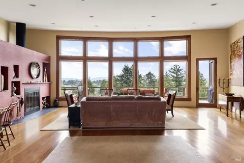 Living - 685 Jonive Rd, Sebastopol, CA 95472 photo 5 of 5