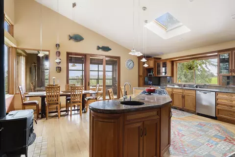 Kitchen - 685 Jonive Rd, Sebastopol, CA 95472 photo 3 of 6