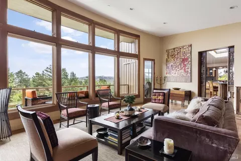 Living - 685 Jonive Rd, Sebastopol, CA 95472 photo 3 of 5
