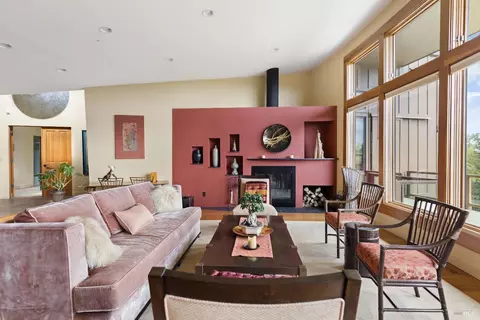 Living - 685 Jonive Rd, Sebastopol, CA 95472 photo 2 of 5
