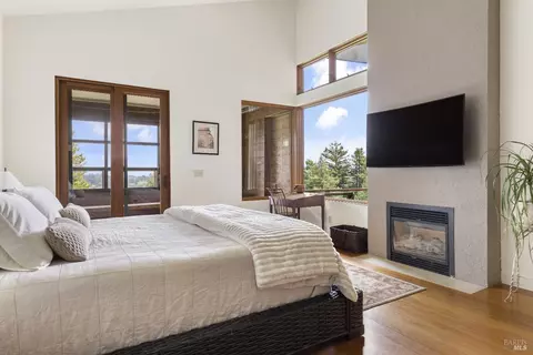 Bedroom - 685 Jonive Rd, Sebastopol, CA 95472 photo 5 of 7