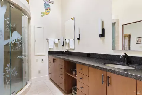 Bath - 685 Jonive Rd, Sebastopol, CA 95472 photo 6 of 7