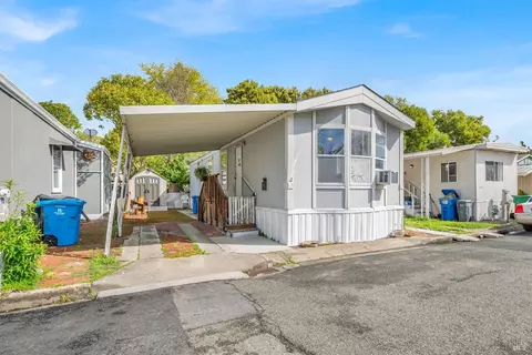 131 El Crystal Dr, Santa Rosa, CA 95407