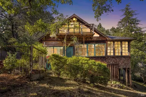 7 Walnut Ave, Larkspur, CA 94939