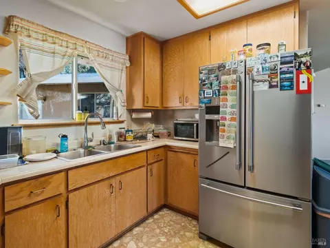 Kitchen - 4950 Bartlett Springs Rd, Nice, CA 95464 photo 5 of 6