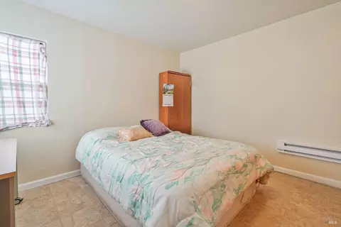 Bedroom - 715 40th St, Richmond, CA 94805 photo 2 of 18