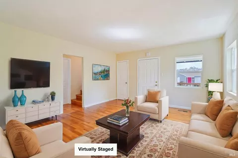 Living - 715 40th St, Richmond, CA 94805 photo 6 of 6
