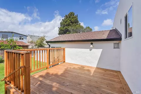 Exterior - 715 40th St, Richmond, CA 94805 photo 7 of 16