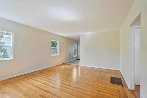 Living - 715 40th St, Richmond, CA 94805 photo 3 of 6
