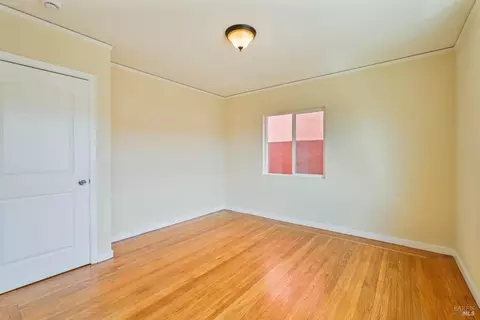 Bedroom - 715 40th St, Richmond, CA 94805 photo 17 of 18