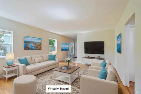 Living - 715 40th St, Richmond, CA 94805 photo 4 of 6