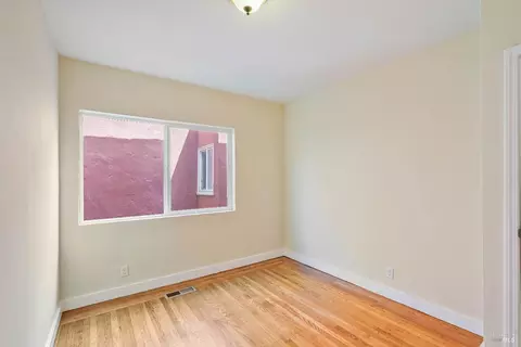 Bedroom - 715 40th St, Richmond, CA 94805 photo 7 of 18